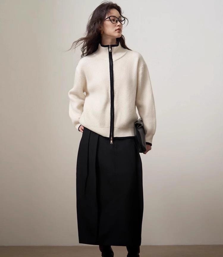 Women's Stand Collar 100% Wool Thickened Zipper Cardigan - Loose, Fashionable Autumn/Winter Knitwear Sweater.