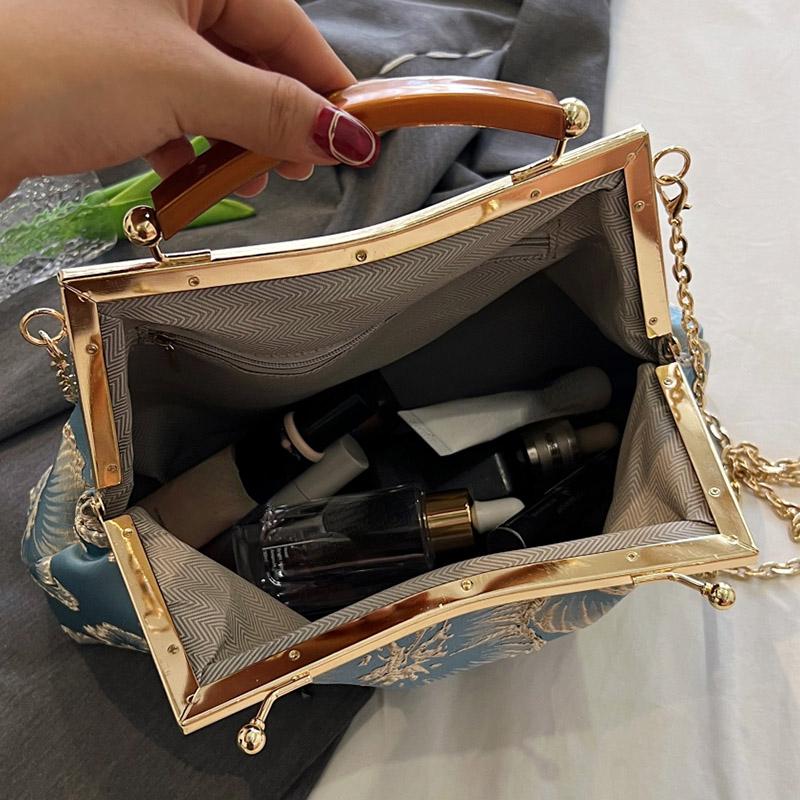 Shell Vintage Clip Designer Lock Handmade Chain Shoulder Bags Embroidery Flower Crossbody Bag Lady Chic Handbags Evening Clutch