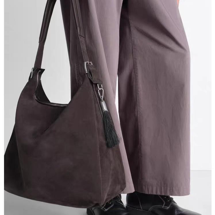 Elegante Rosshaar-Quasten-Halskette - Vielseitige High-End-Pulloverkette mit Nischen-Design-Anhänger für Damen
