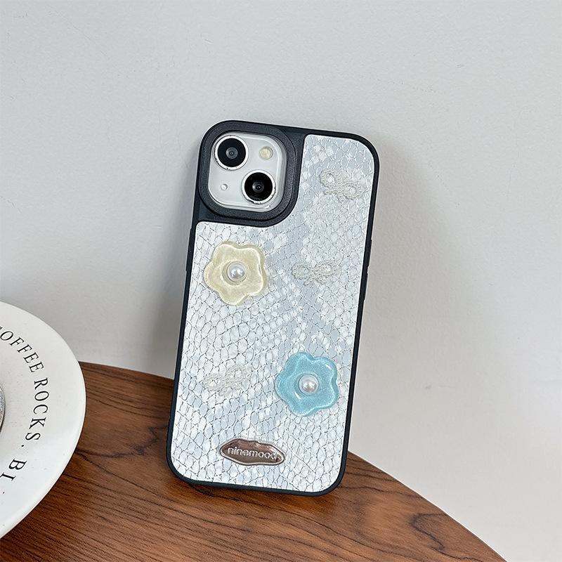 

Three-Dimensional Flower Pearl Bow Tie Mobile Phone Case For Iphone17Proamx Snakeskin Pattern Apple 16 Premium Sense 15 iPhone 17Promax