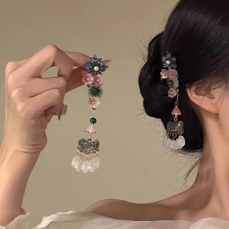 Sandalwood Women's Hairpin: Elegant Modern-Chinese Style Wooden Updo Stick