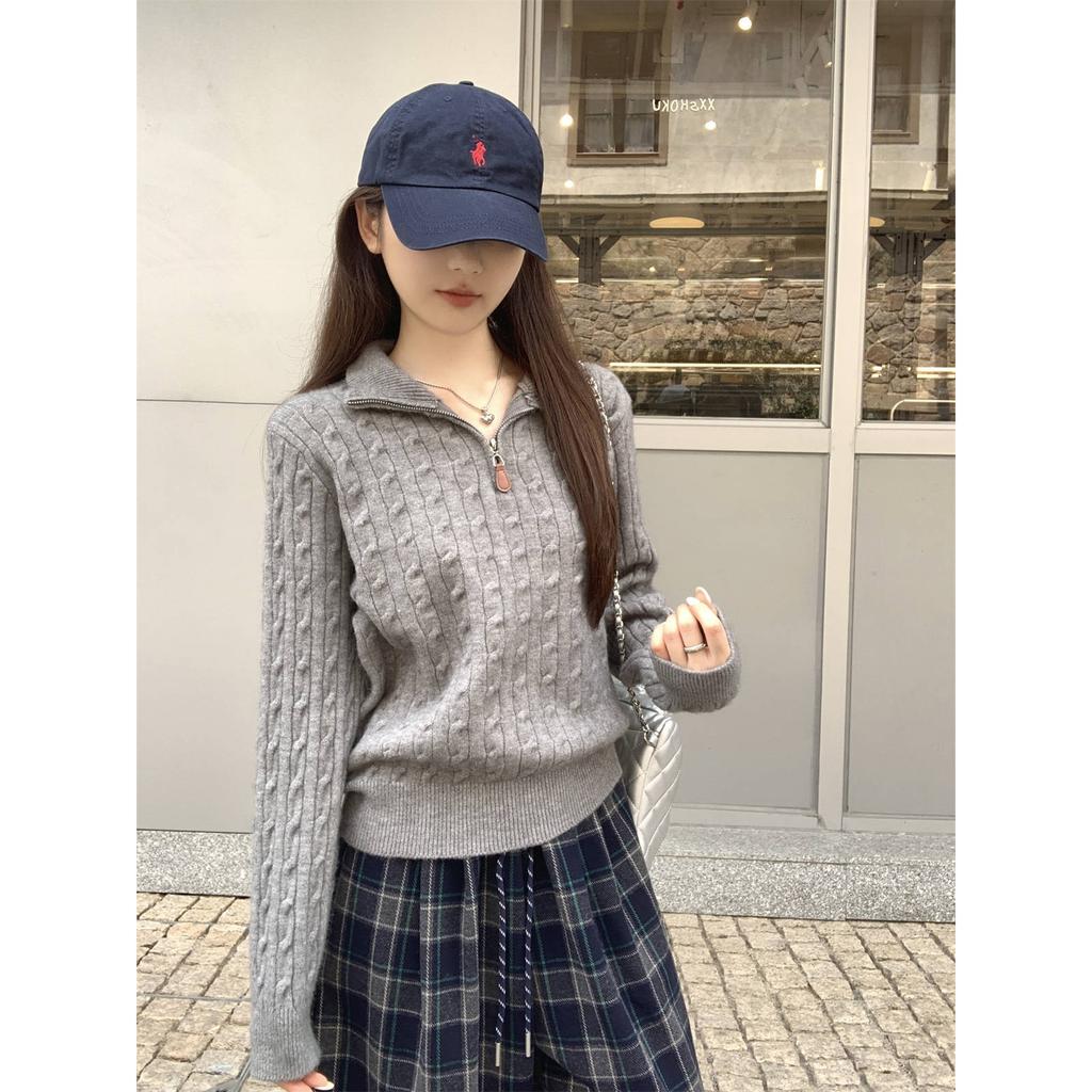 Autumn and Winter New Soft Waxy Gentle Half Zipper Stand-up Collar Twist Knitted Sweater Loose Sweater Women's Bottoming Shirt