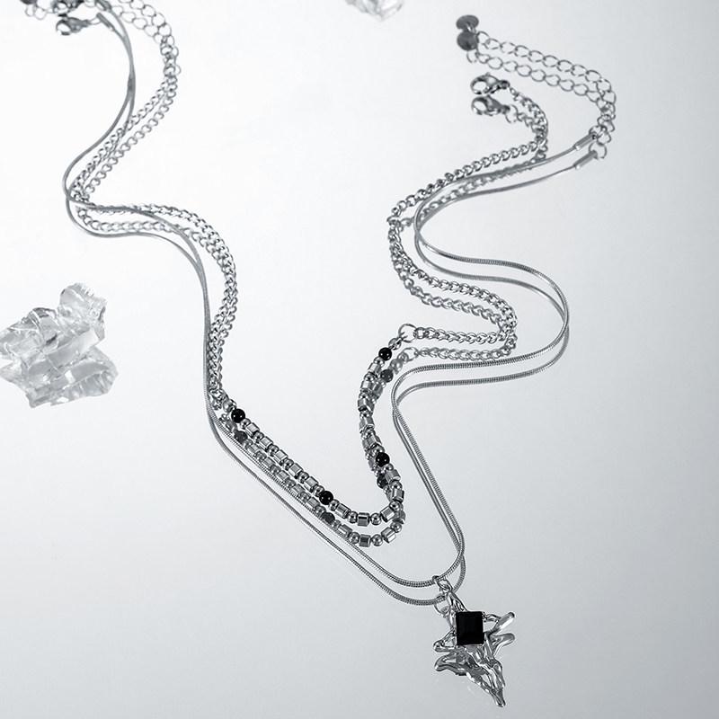Double Layered Cross Pendant Necklace: Trendy Light Luxury Clavicle Chain for Women