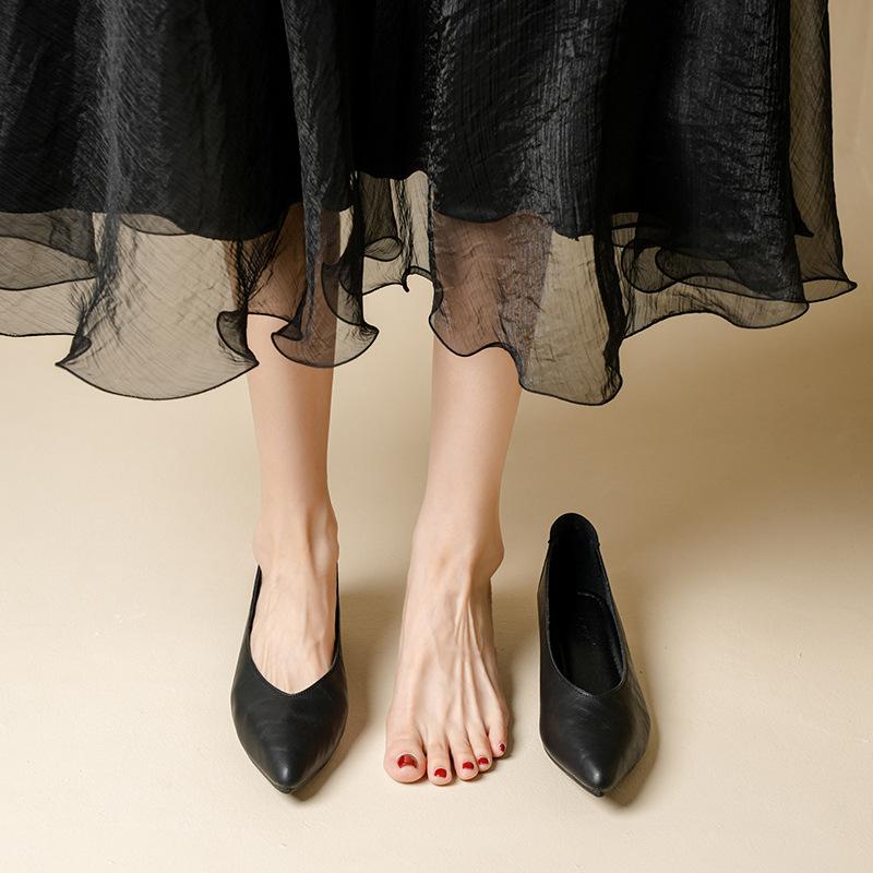 Leather single shoes thick heel 2025 new versatile fairy wind ladyshoes shallow mouth middle heel size women's shoes grandma shoes versatile