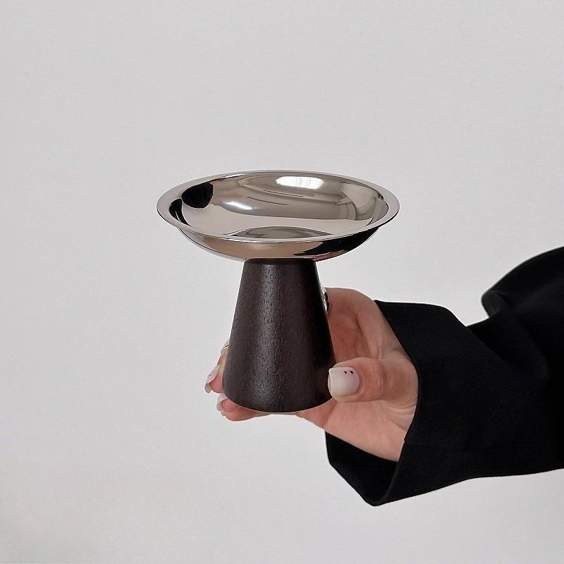 

Nordic Ins Style Stainless Steel Dessert Cup with Wooden Legs – Versatile Bowl for Ice Cream Elegant Tableware for Home