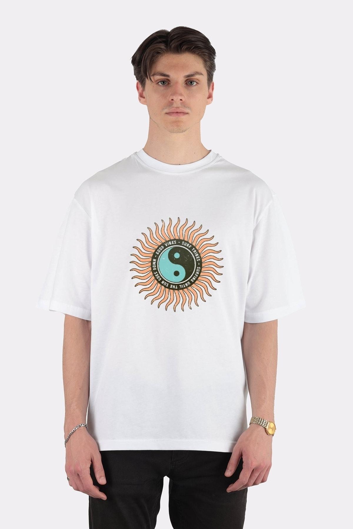 

Unisex White Oversize T-shirt Surfing Design - Good Vibes - Surf Tribes -