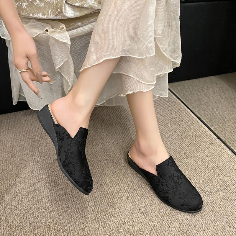 2024 New Spring and Autumn Women's Shoes Fashionable Round Toe Solid Color Wedge Home Comfort Women's Flat Toe Slippers