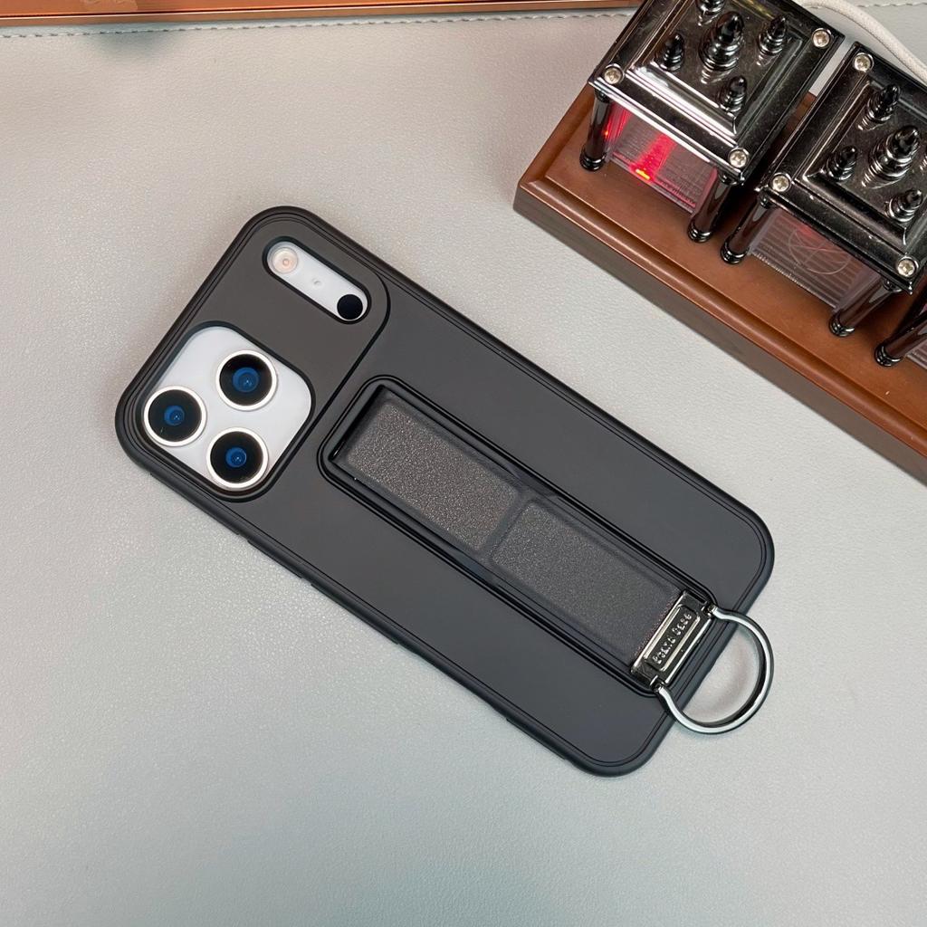 Metal D buckle bracket mobile phone case is suitable for Apple 17PROMAX large hole anti-drop 16/15 trend 13 protective cover
