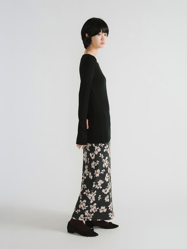 Average Attitude Floral Long Skirt _Ink Black