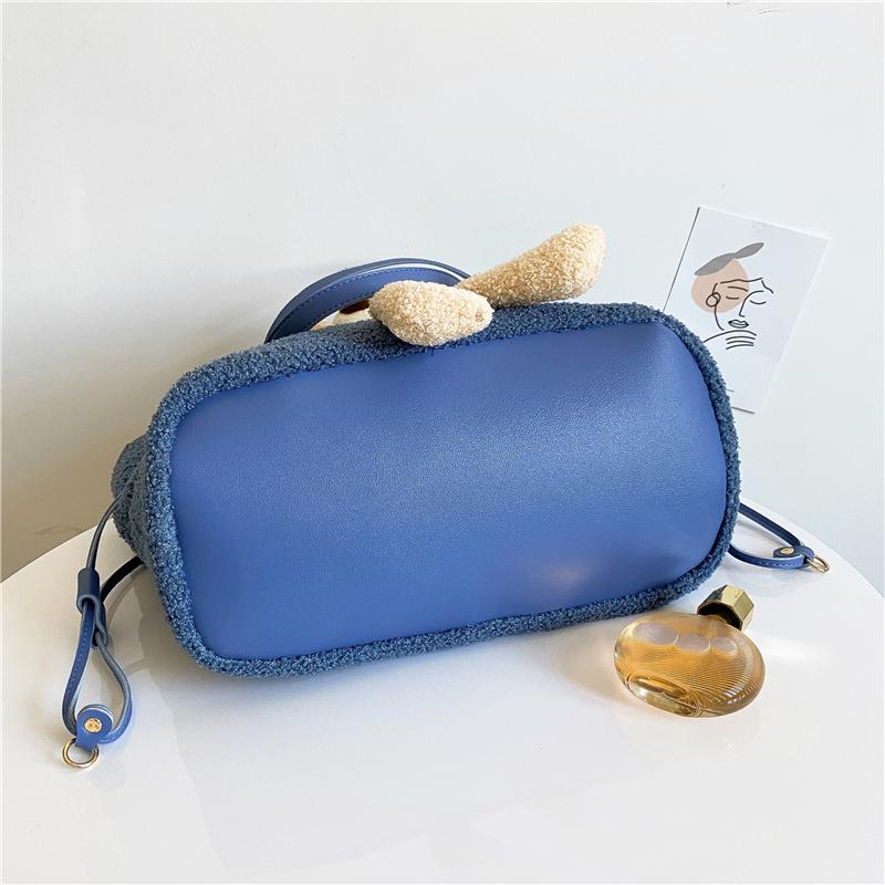 Dámská taška přes rameno Bear Velkokapacitní semišová kreslená taška Plyšová taška