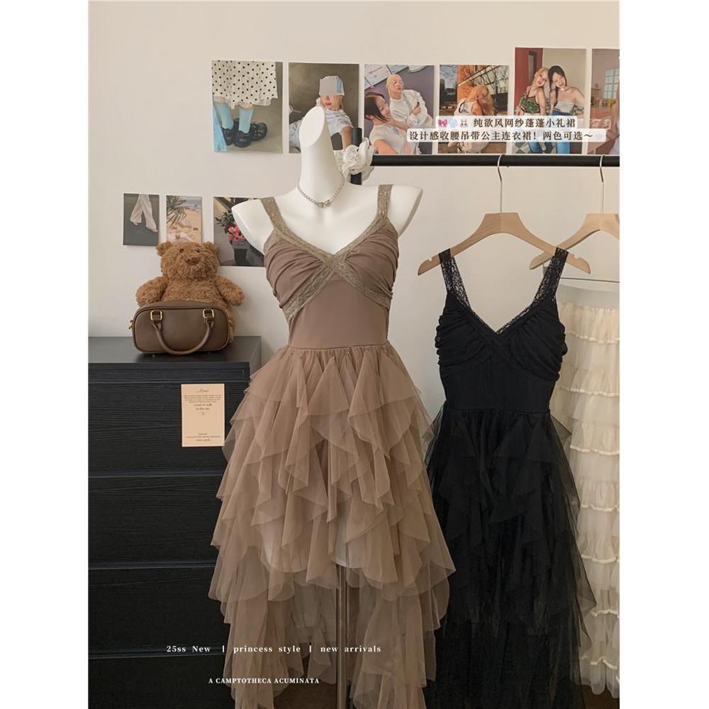 

Платье на день рождения с юбкой, темпераментное, с V-образным вырезом, с глубоким декольте на груди, на бретелях, приталенное. XL- (recommended 110-60kg)