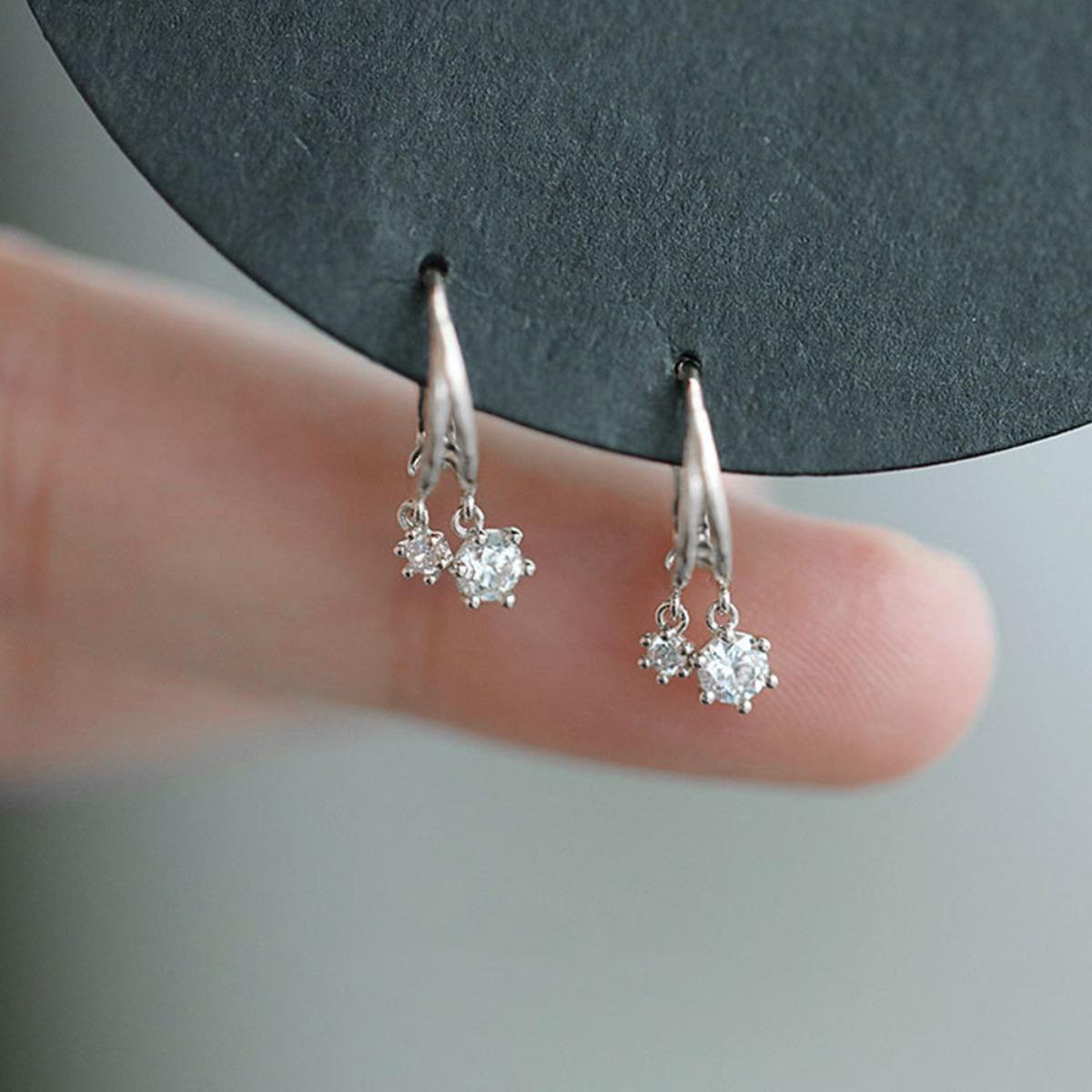 Curved Hook Two Size Round Cubic Zirconia Drop Dainty Women Hoop Earrings белый