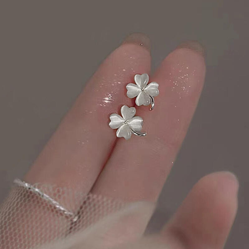 Surgical Simple Silver Four-Leaf Clover Earring Ball Earrings S925