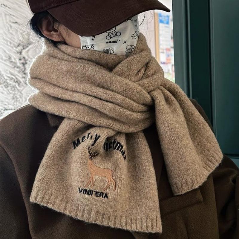 Écharpe Tricotée Mélange Laine Rouge Renne pour Femme - Style Chaleureux de Noël