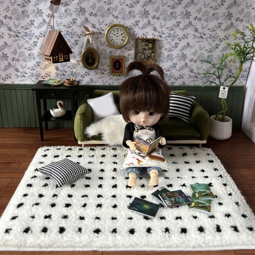 1/12 Scale Simulation Rug Mat Model Pretend Play Black Plaid Floor Mat  Doll House Accessories
