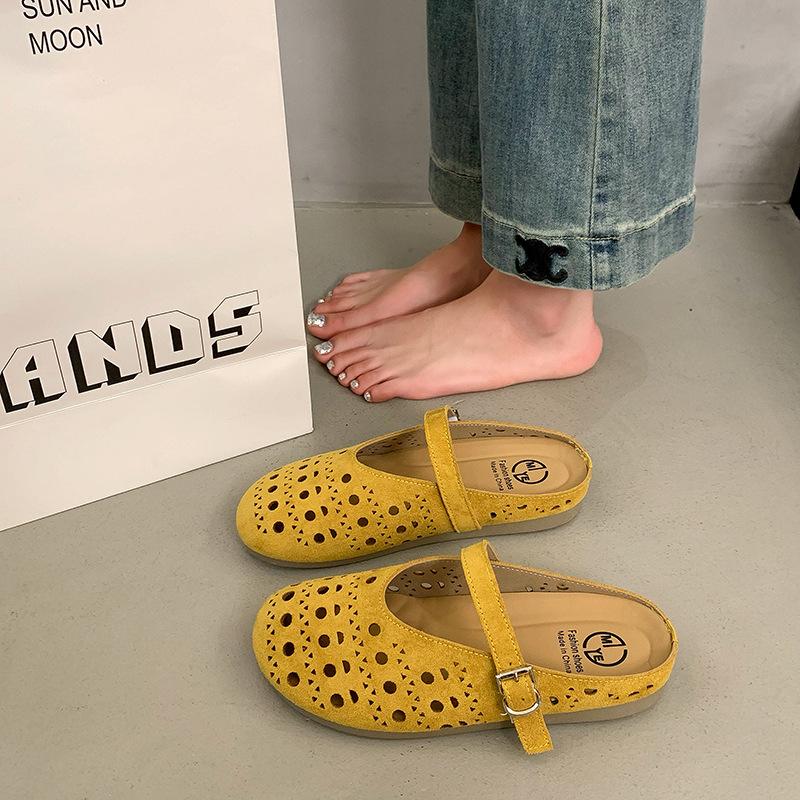 Retro niche design versatile Birkenstock slippers women's single shoes 2025 new stepping on shit soft sole hollow bag head sandals