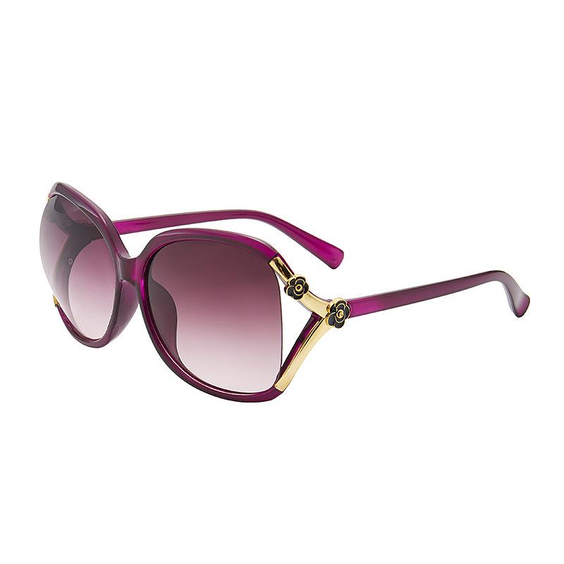 Classic Camellia Sunglasses for Traveling Women, Fox Head Shades for Middle-Aged and Elderly, Slimming Effect for Larger Faces