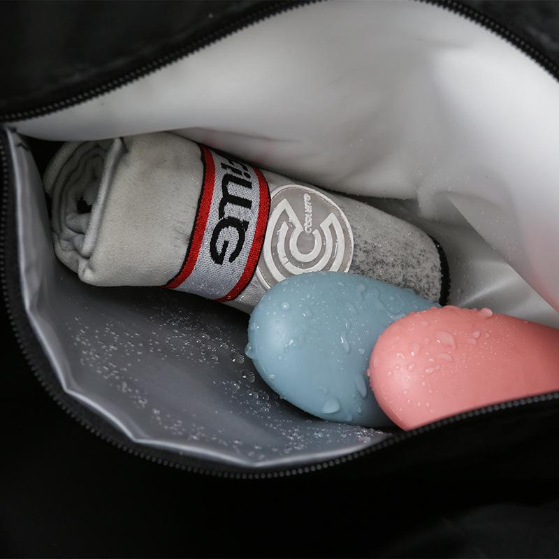 Herrars PU-reseväska med stor kapacitet, med våt/torr separation, crossbody handväska, högkvalitativ sport- och träningsutrustning.