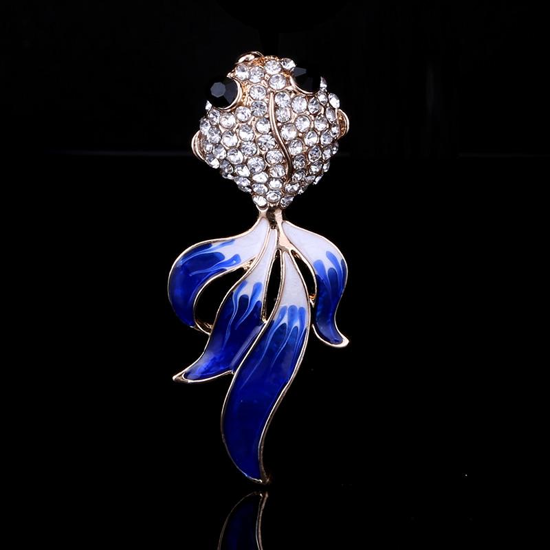 Rhinestone Goldfish Brooches for Women Enamel Sea Animal Pins Event Party Funny Luxury Backpack Decoration Clothes Accessories