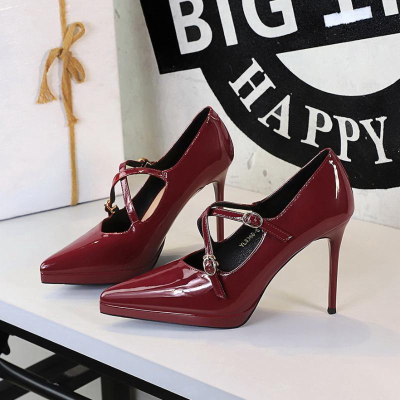 

Banquet High Heels Thin Heel Shallow Mouth Waterproof Platform Patent Leather Pointed Toe Crossed High Heels Single Shoes 34