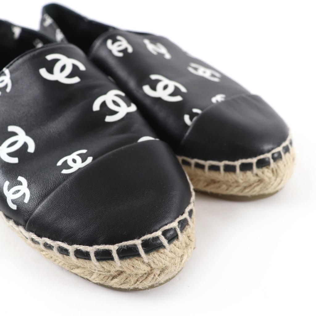 נעלי עור CHANEL נהדרות סימן COCO אספדריל סליפ-און שחור נשים 37 G38628 משומש