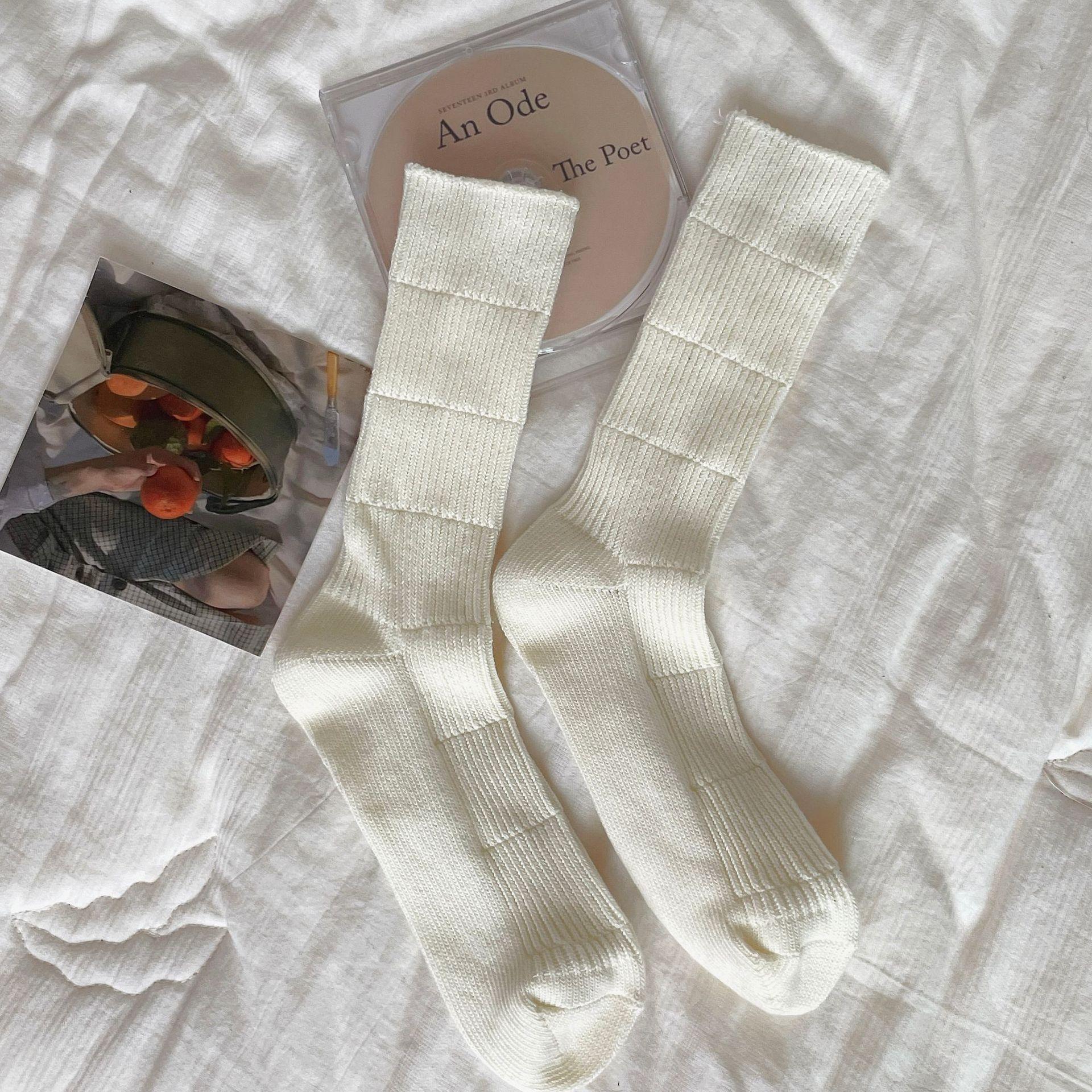 

2023 Double Needle Segmented Socks Versatile Bamboo Socks Trendy Solid Color Stacked Socks One size fits all (individually packaged) молоко, білий колір