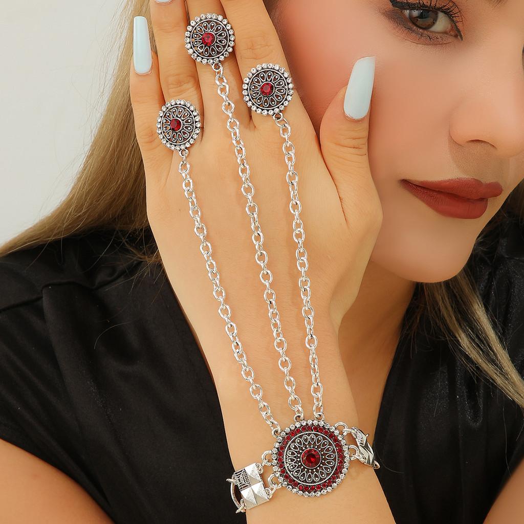 Vintage Geometric Hand Jewelry With Rhinestone Embellishments For Women