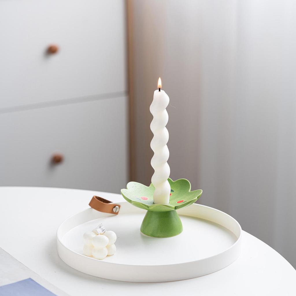Creative Romantic Ceramic Candlestick for Fresh Desktop Decoration