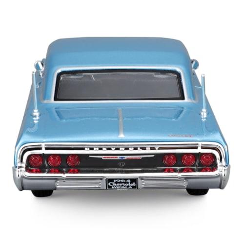 Maisto 1/24 scale diecast model of the 1964 Chevrolet Impala in Blue (32908)
