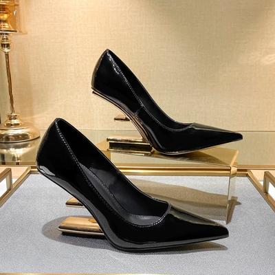 2024 Nuove Scarpe con Tacco a Punta da Donna Tacchi Alti Donna Lettera Tacco Strano Zeppe Passerella Festa Abito da Sposa Scarpe di San Valentino