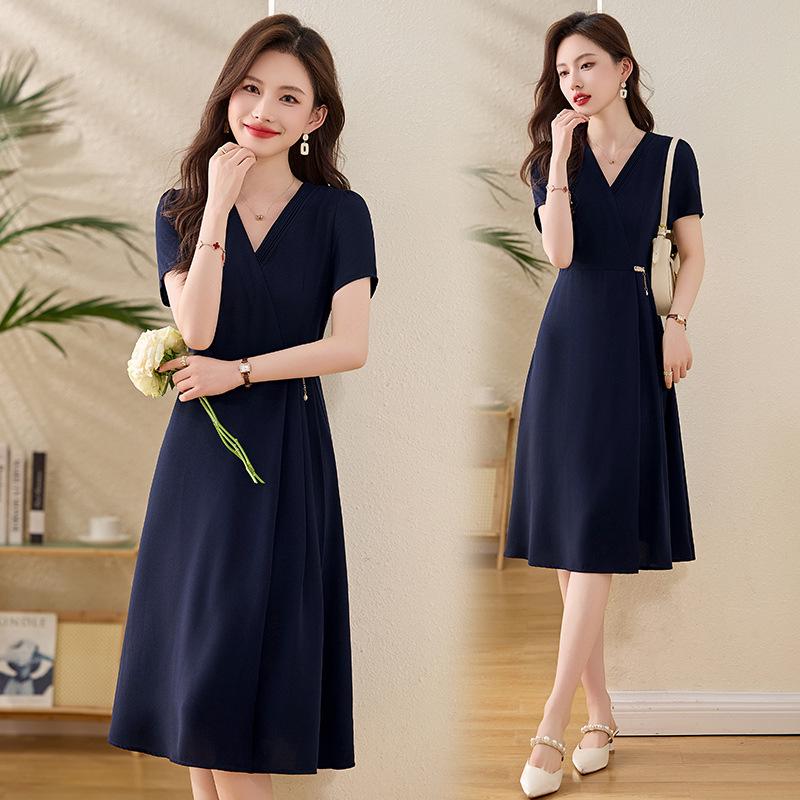 

Женское летнее платье 2025 года с коротким рукавом, V-образным вырезом, А-силуэта, приталенного кроя, элегантного дизайна (LX273) XL 115-125 jin темно-синий