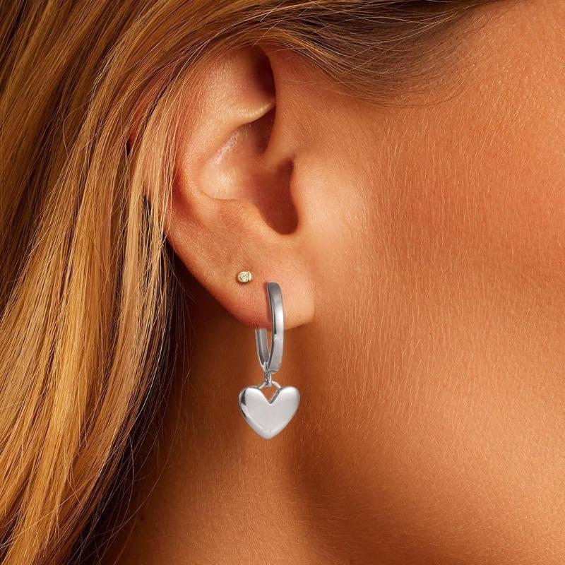 Fashionable and Elegant Gold-plated Heart-shaped Pendant Earrings with Simple Copper-plated Metallic Ear Accessories