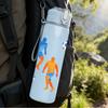 1 Stück Fußballspieler-Gruppen-Silhouette 750ml Farbe Kunststoff Sport-Wasserflasche Auslaufsicher Klappdeckel mit Strohhalm Geeignet für Sport, Büro, Heimgebrauch