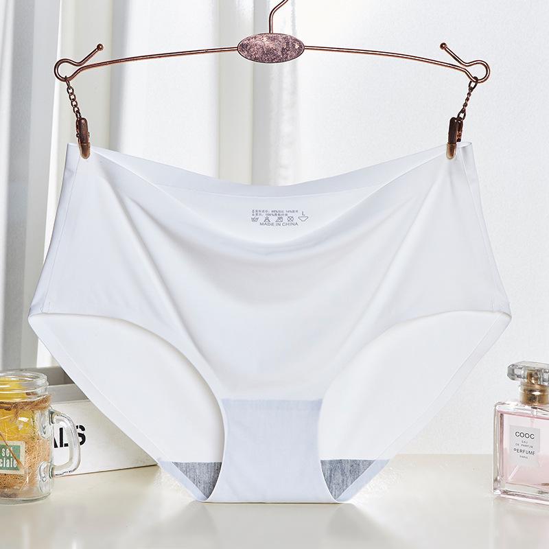 Nylon Seamless Women's Mid-Waist Breathable Panties with Elastic Waistband - Sexy Triangle Design