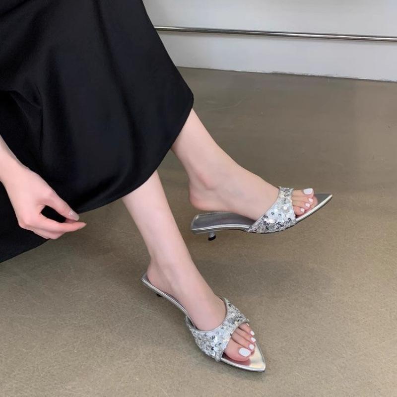 In the summer of 2025, the new sequined open-toed square slippers, one-word slippers, thin heels, medium heels, high heels, and women's sandals.
