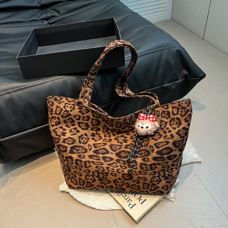 Popular Leopard Print Large-capacity Bag Women's New Autumn Versatile Messenger Bag Commuter Shoulder Bucket Bag