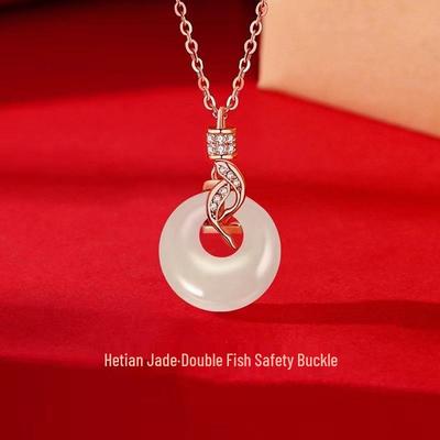 Collar de Mujer con Hebilla de Paz de Carpa Koi: Diseño de Año Nuevo Chino con Colgante de Jade Hetian