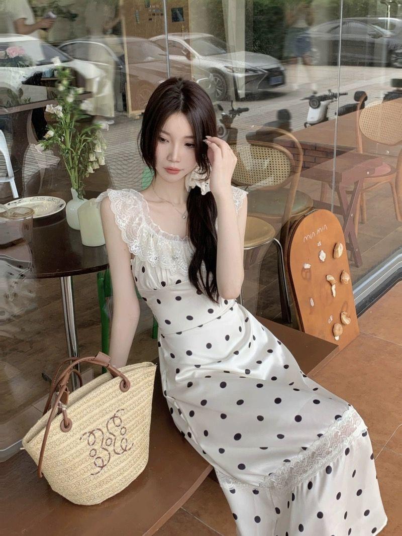 Lace lace splicing halter polka dot dress women s summer new design sense thin lace-up vest long dress tide S
