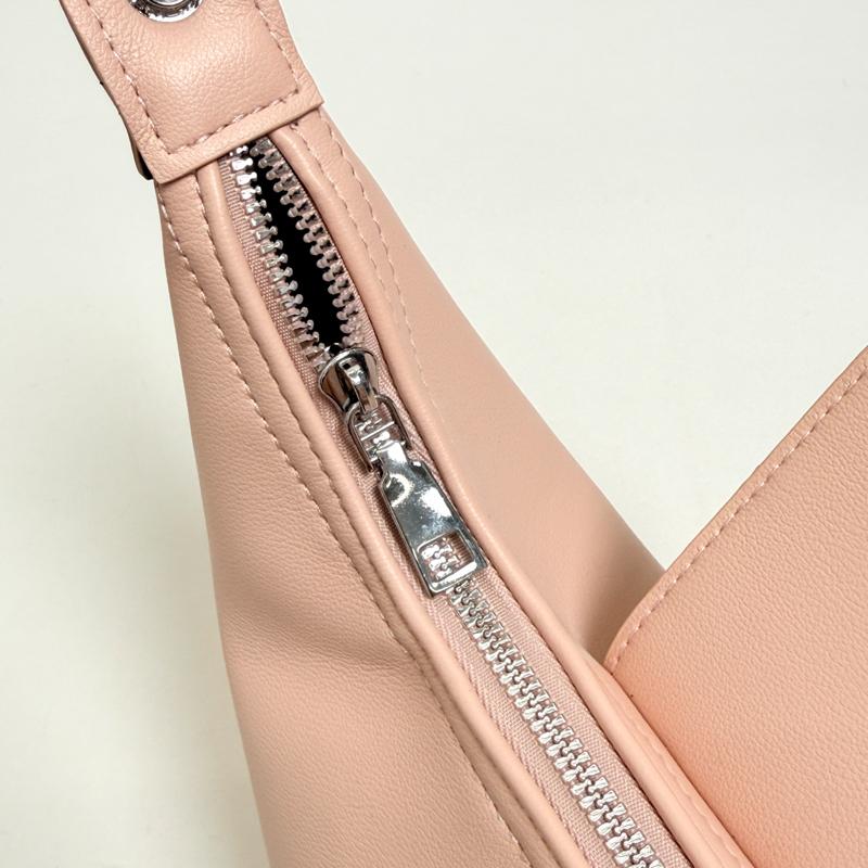 Minimalistische Weiche PU-Schultertasche für Damen Gebogene Silhouette Klappenverschluss