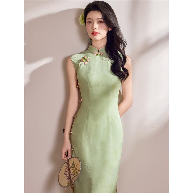 Chinese Retro Green Sleeveless Qipao - Elegant Spring/Summer Dress