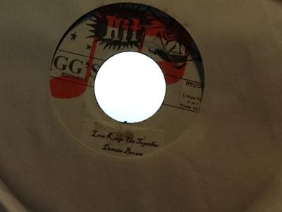 7-Zoll Schallplatte DENNIS BROWN - Love Keep Us Together KEINE GG's Records Jamaika Reggae, Ska & Dub Gebraucht