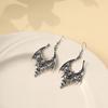 Dark Punk Niche Earrings Retro White Black Bat High-grade Earrings Personalized Creative Halloween Earrings