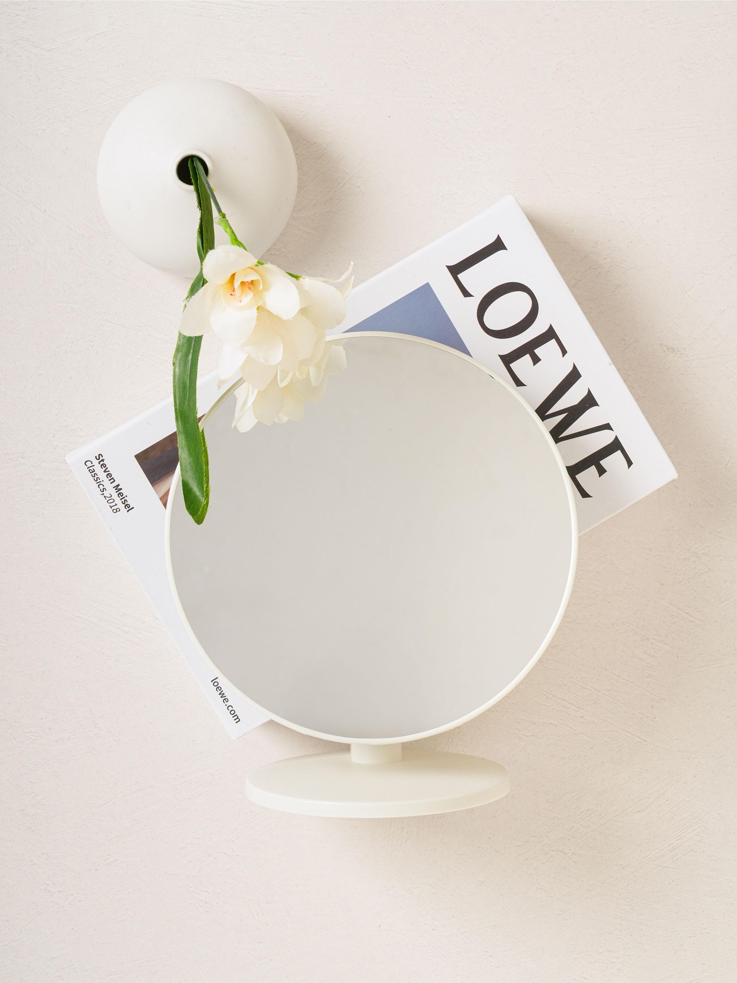 

Портативное круглое зеркало для макияжа Shinji 1ea