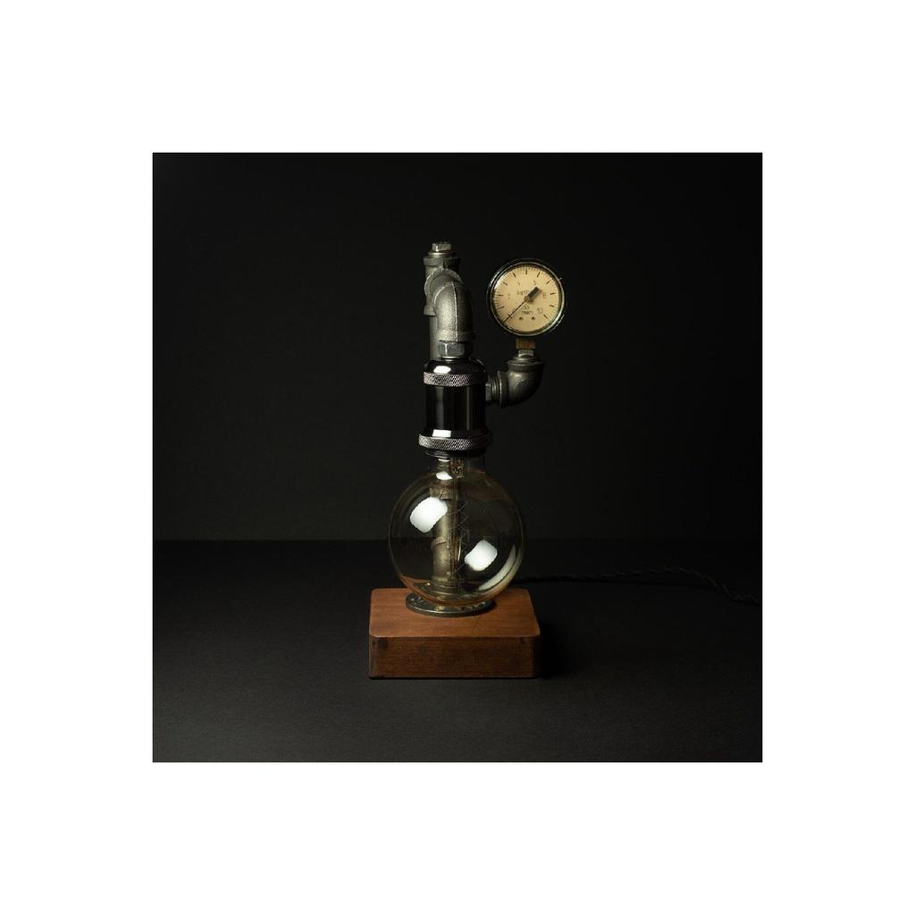 Vintage Retro -style Metal Table Lamp - Modern And Rustic Table Top Lighting - 5