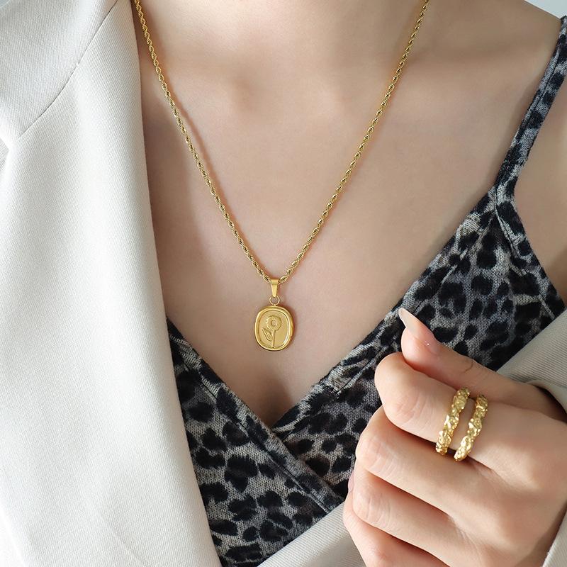 Rose Square Brand Niche Twist Chain Long Titanium Steel Gold-Plated Necklace Neutral Wind Temperament Jewelry P817