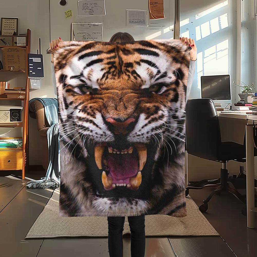1Pc Lion Tiger Head Print Flannel Blanket, High Quality Comfortable for All Seasons, Home Decor, Warmth and Comfort, Perfect for Christmas Gifts