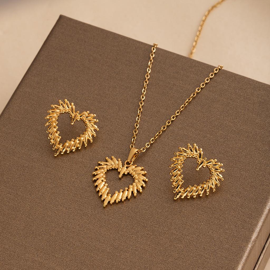 French Retro Light Luxury Metal Style Geometric Star Pearl Stud Earrings Necklace Set High-End Niche Earrings