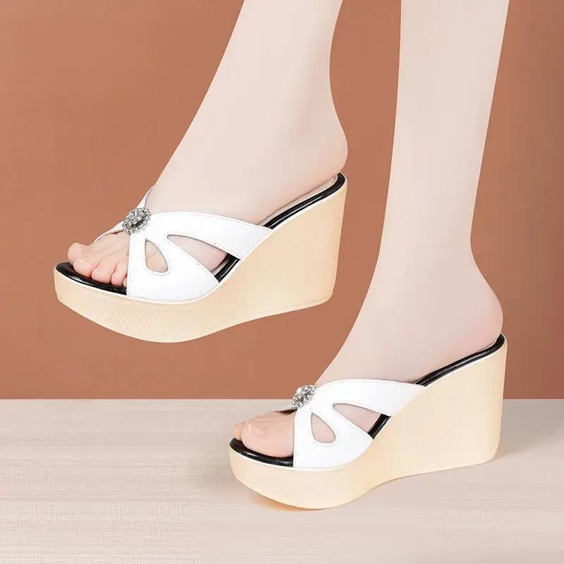 

8cm 11cm Small Size 33-43 Rhinestone Patent Leather Slippers 2025 Summer High Heels Platform Wedges Shoes for Office MOdel Mom 33