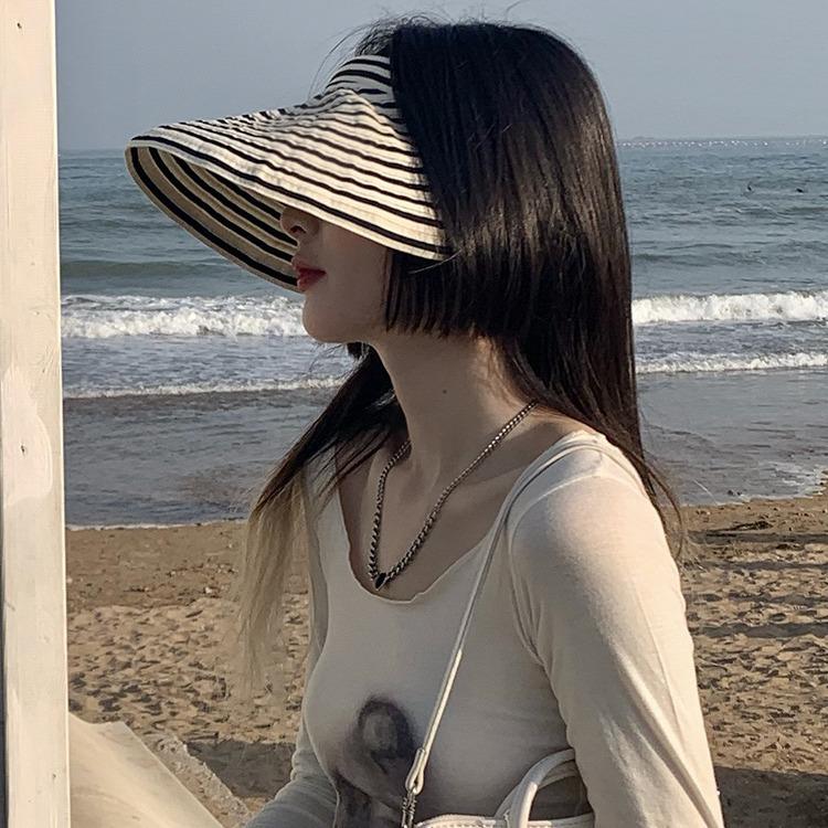 Fashion Hat Female Summer Fashion Versatile Topless Sun Hat Summer Black and White Stripes Cycling Sunscreen Foldable Hollow Top Hat Tide