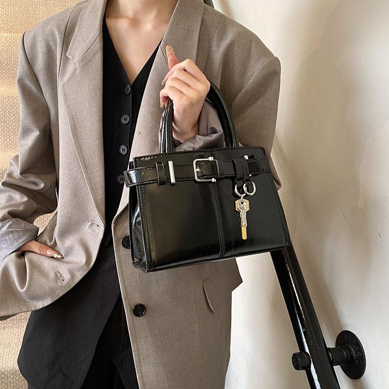 Retro Small Bag Women's Versatile New Niche Design Shoulder Messenger Bag Portable Small Square Bag